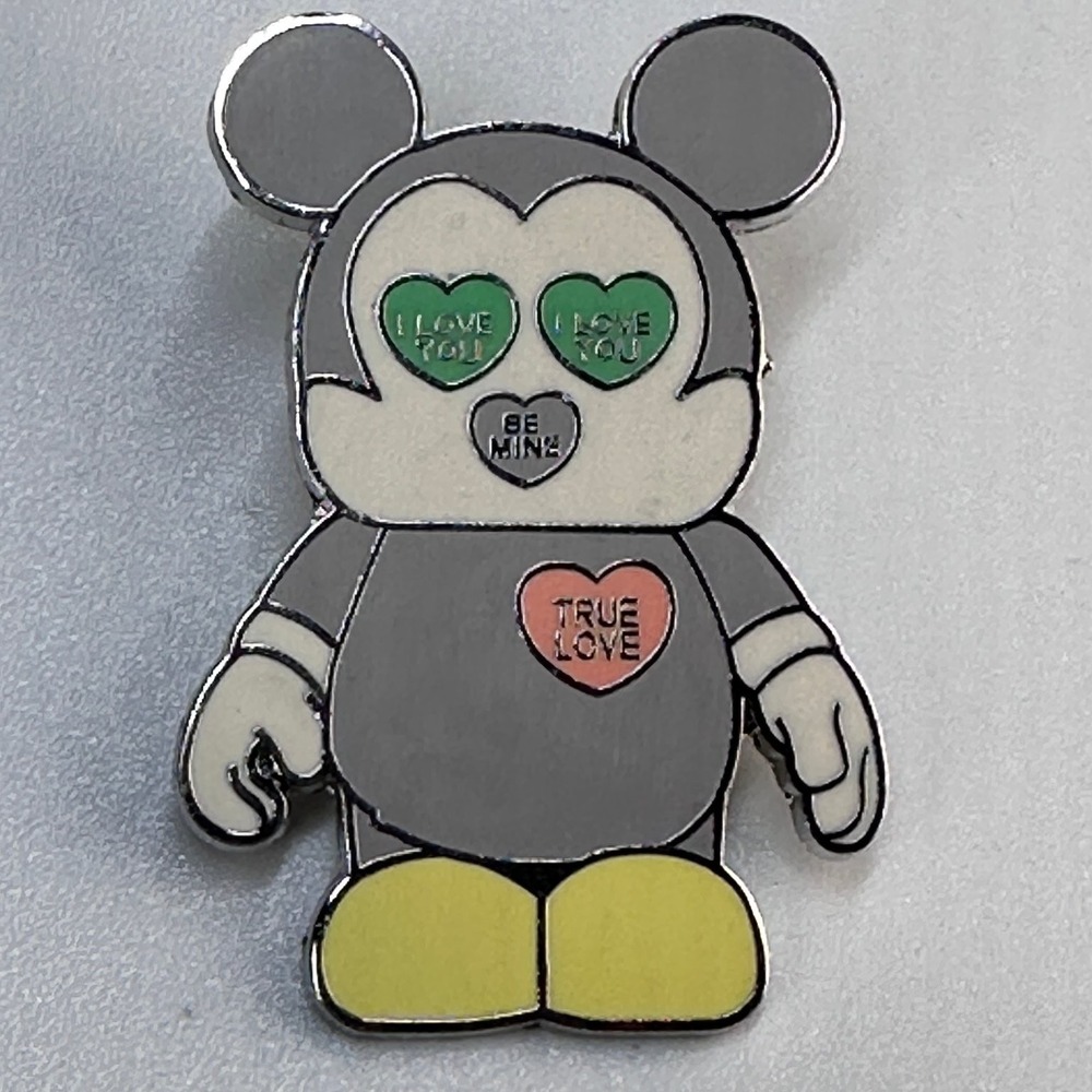 Mickey Mouse VALENTINES TRUE LOVE VINYLMATION Disney‎ Pin Limited Release 2008